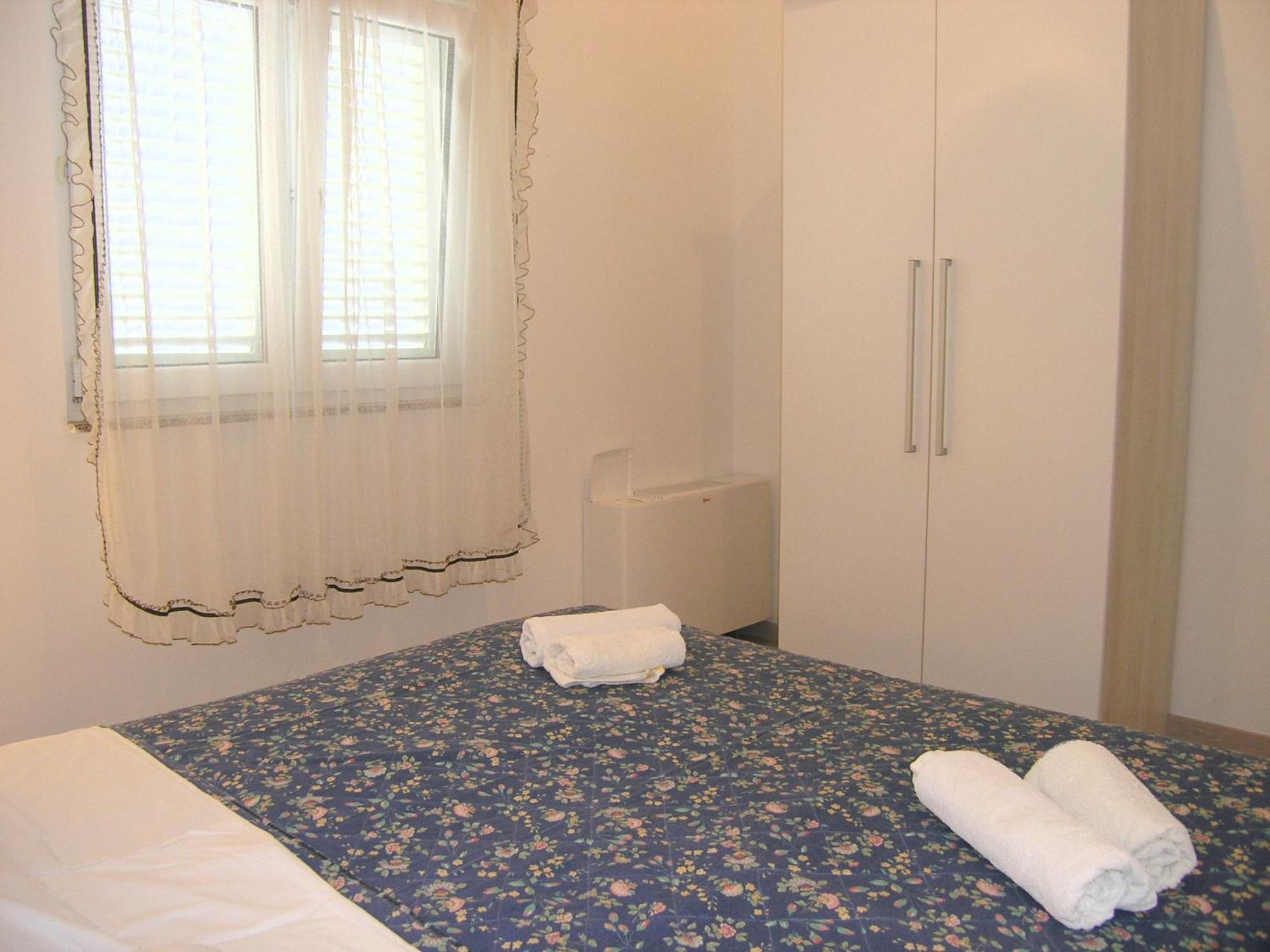 Apartments Sokolovic Krk Town Exterior photo
