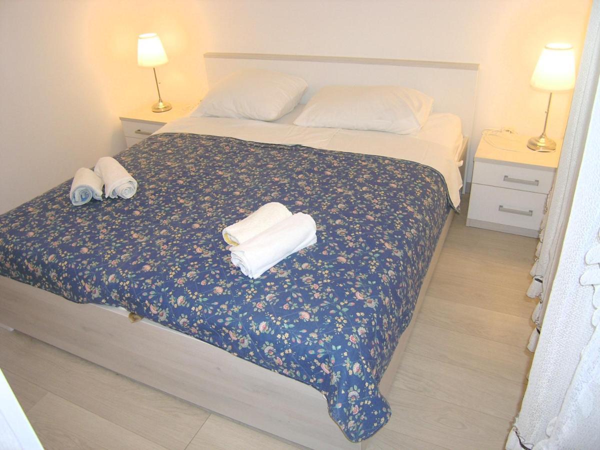 Apartments Sokolovic Krk Town Exterior photo