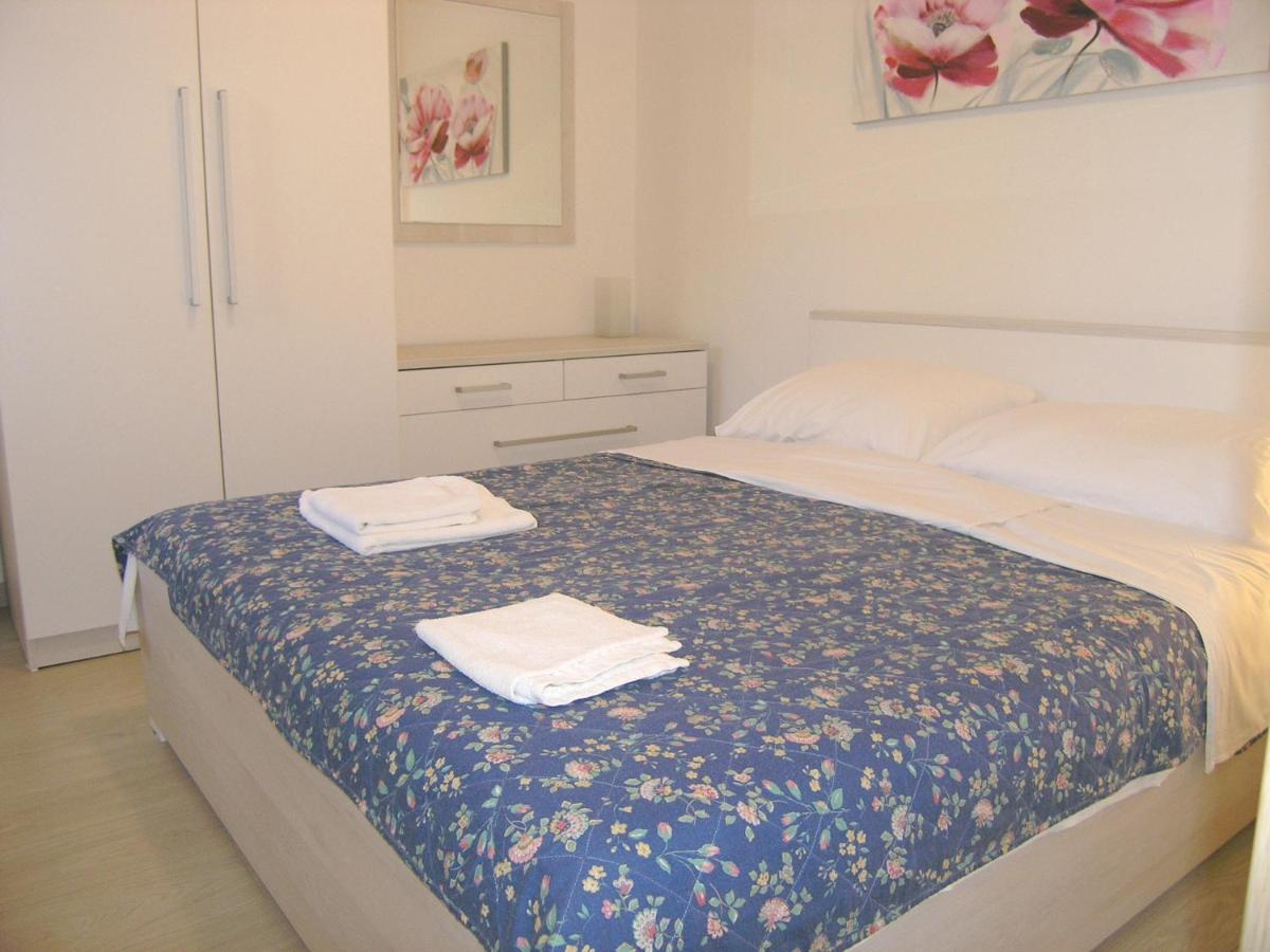 Apartments Sokolovic Krk Town Exterior photo
