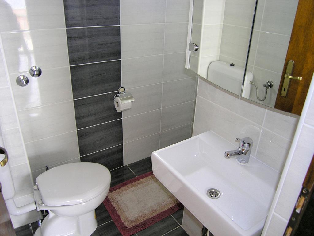 Apartments Sokolovic Krk Town Exterior photo